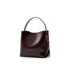 Bucket bag in high-end style