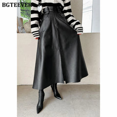 A-line split skirt in PU leather with high waist and loose fit