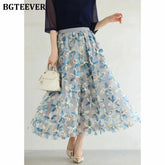A-line mid-length floral embroidery skirt in loose fit