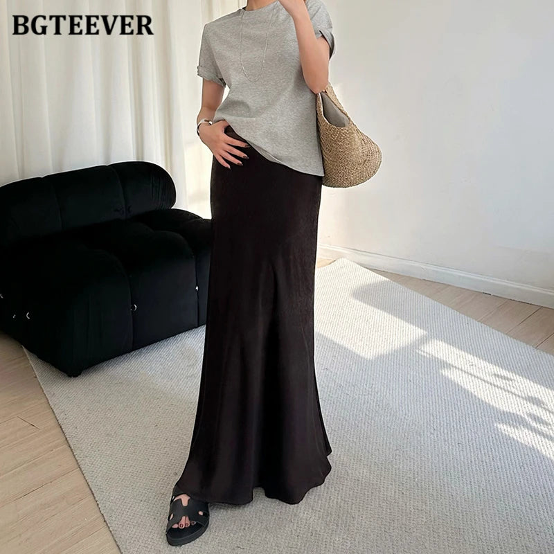Long package hip satin skirt with high waist and slim fit