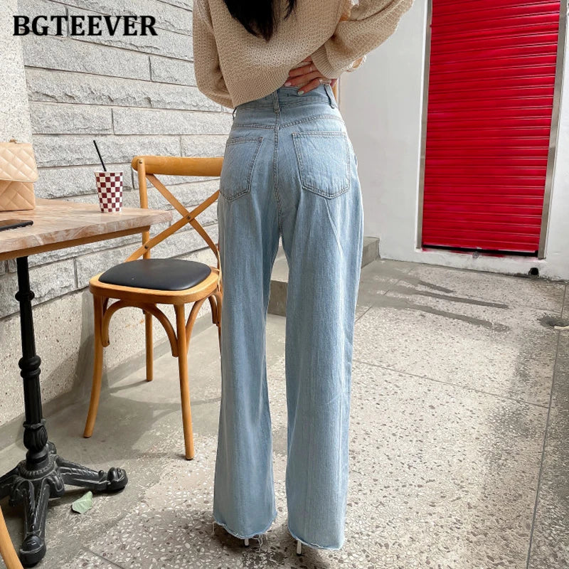 High waist wide-leg denim jeans with ruched pockets in loose fit