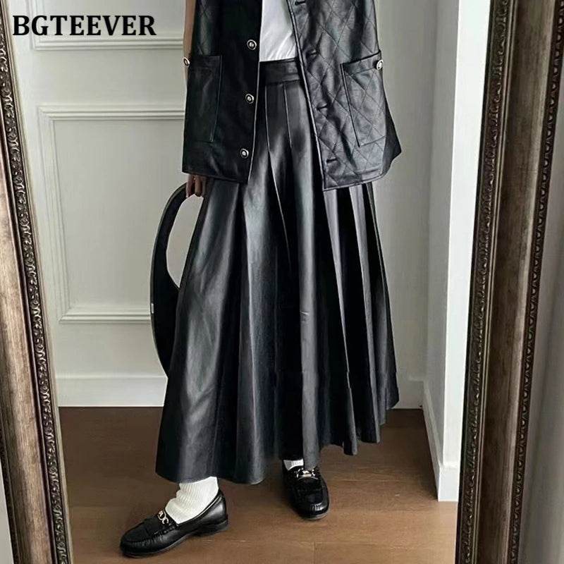 High waist loose pleated skirt in PU leather