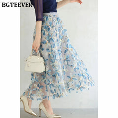 A-line mid-length floral embroidery skirt in loose fit