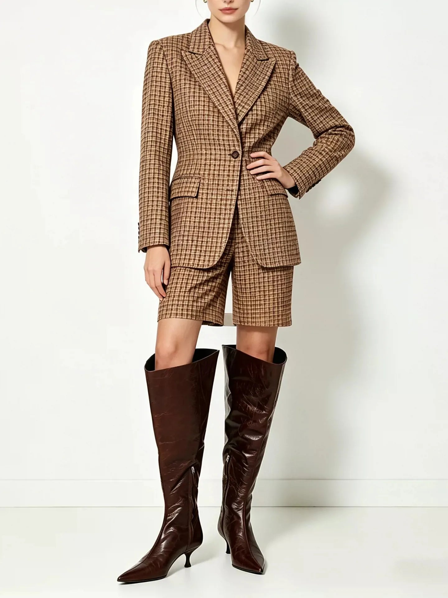 Pointed toe wide-tube knee-high boot with low heel and side zipper