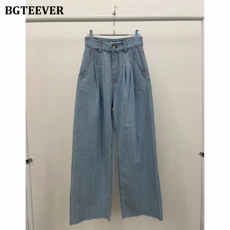 High waist wide-leg denim jeans with ruched pockets in loose fit
