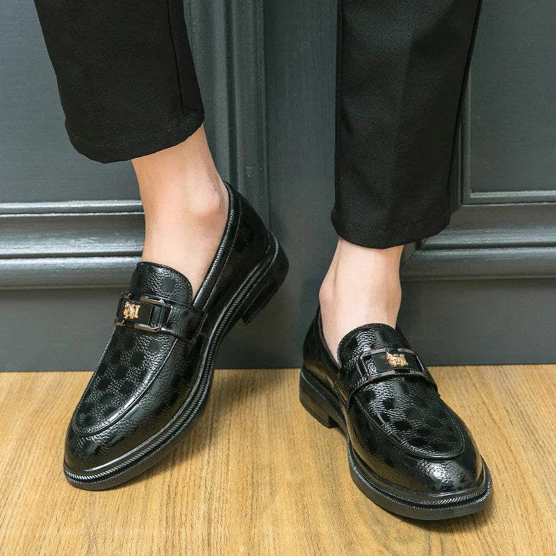 2023 Spring Autumn British Style New Emerald Pointed Leather Shoes Slip-On Loafer Black Hombre Business Casual Daily Dress Fashi