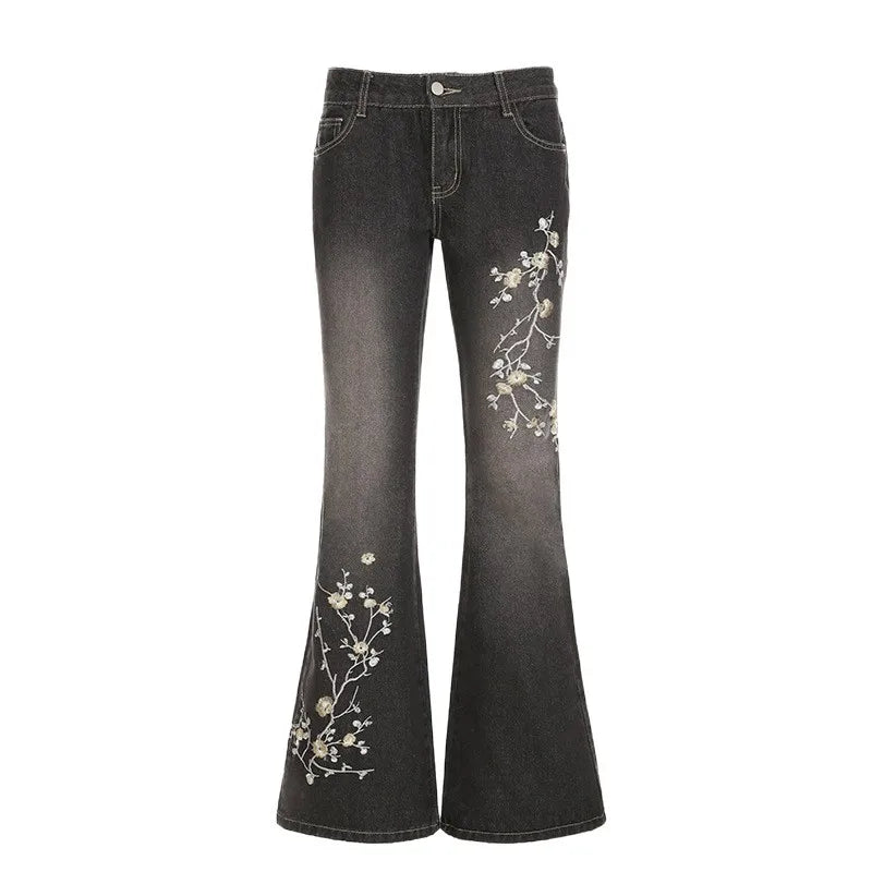Low waist flared jeans with flower embroidery in slim fit