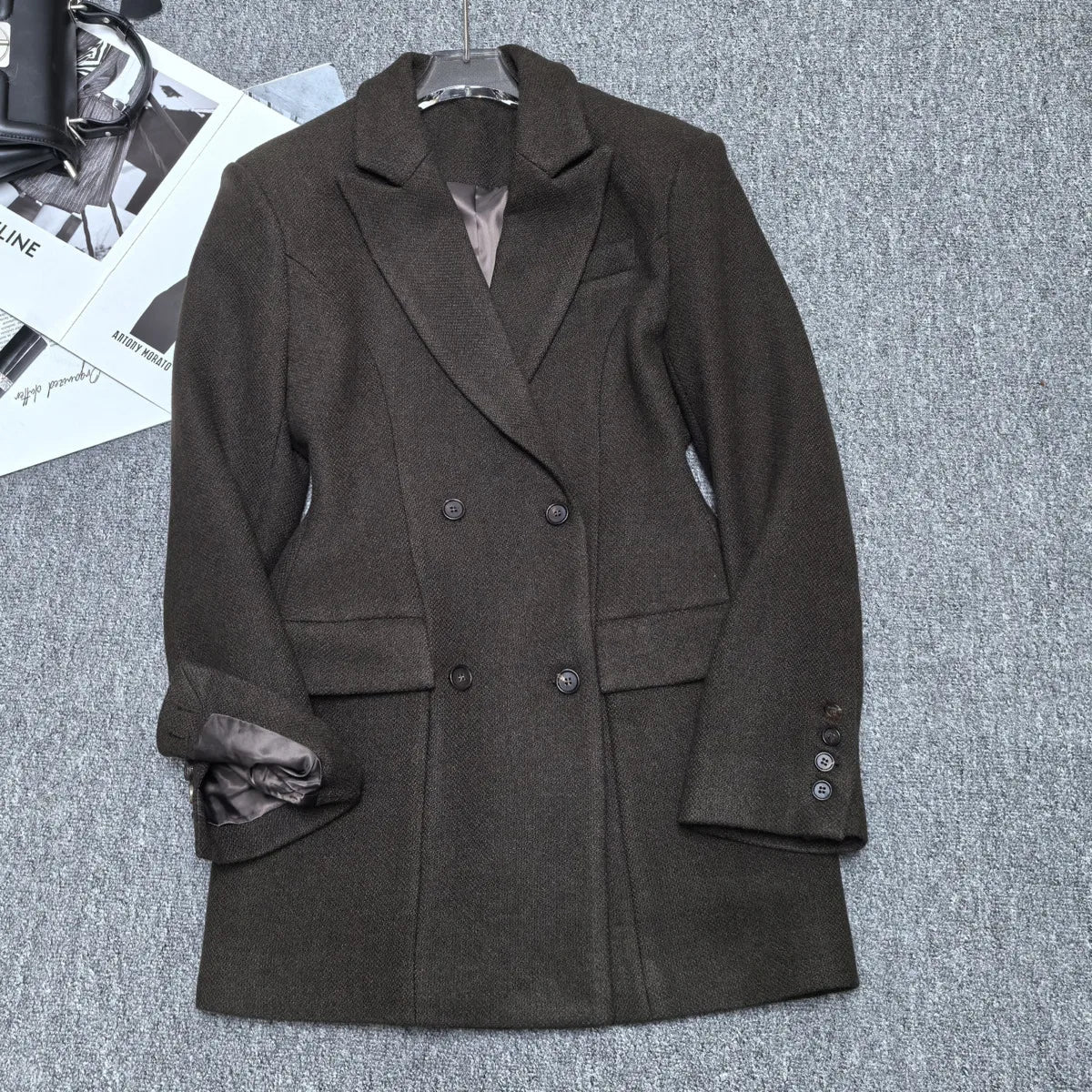 Dark brown double-breasted blazer with button cuff in textured fabric