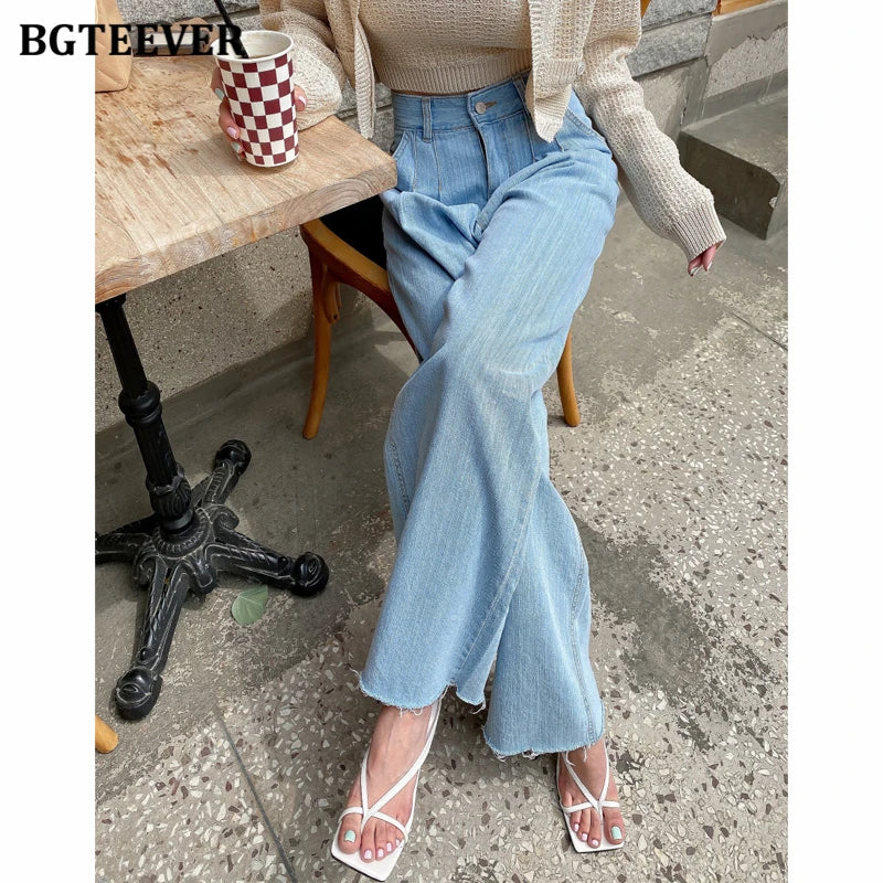 High waist wide-leg denim jeans with ruched pockets in loose fit