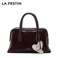 Structured tote in large capacity luxury style