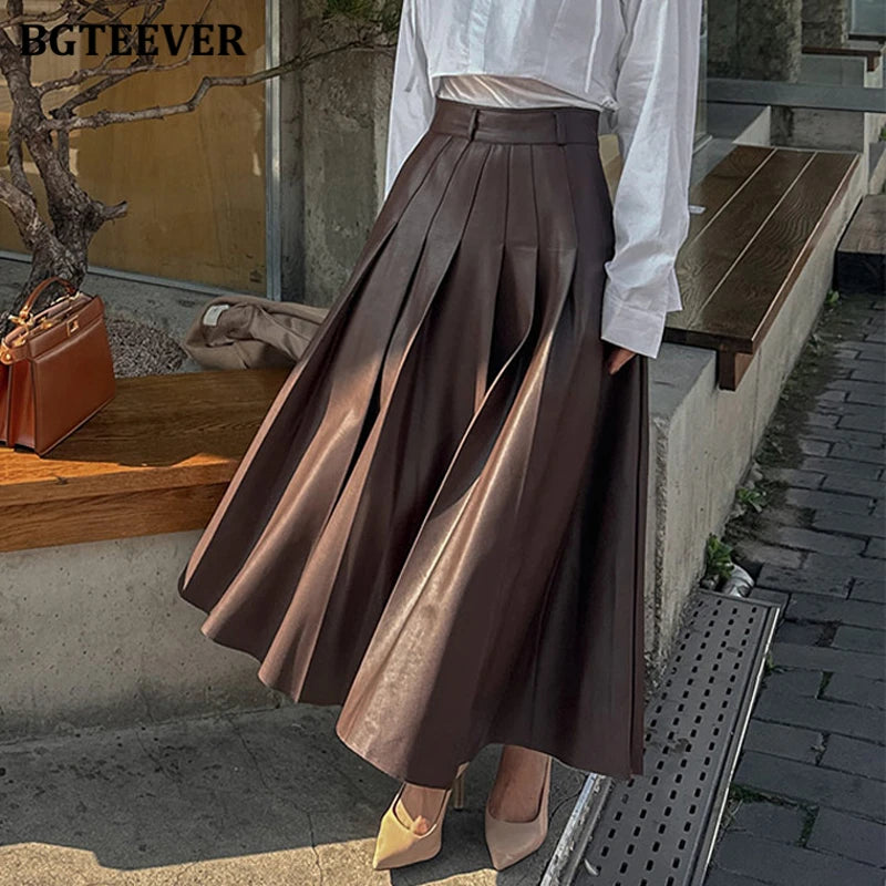 High waist loose pleated skirt in PU leather