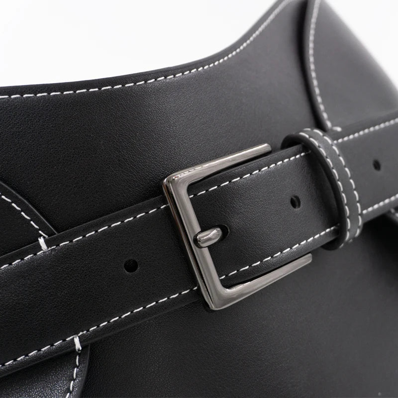 Wide waist belt in top-stitched leather with pin buckle in black