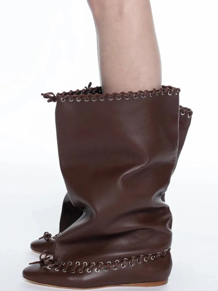 Wide-leg loose knee-high boot in medium-long length