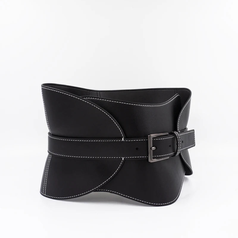 Wide waist belt in top-stitched leather with pin buckle in black