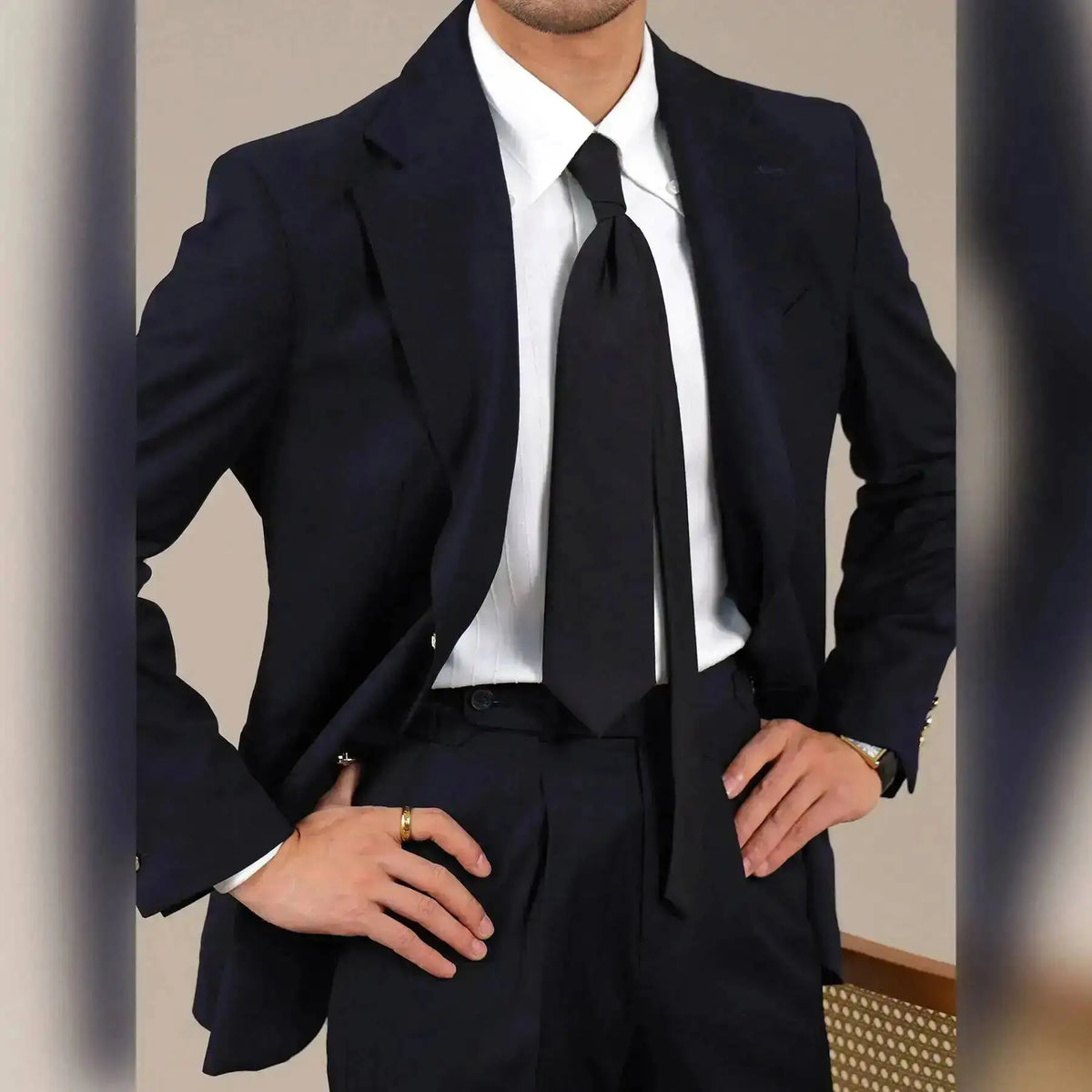 Italian Woolblend Men Suit With Gold Metal Button Tuxedos Slim Fit Double Vent Wedding Groom Suit Two-Piece Suit For Banquets