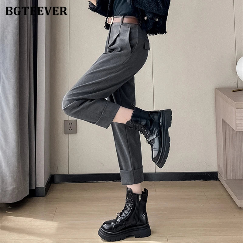 Warm harem pants in woolen fabric with pockets for winter