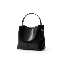 Bucket bag in high-end style