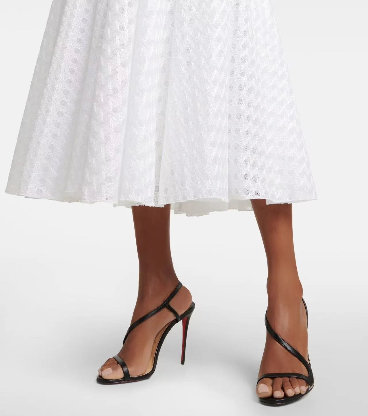 Stiletto sandal in multi-color serpentine straw