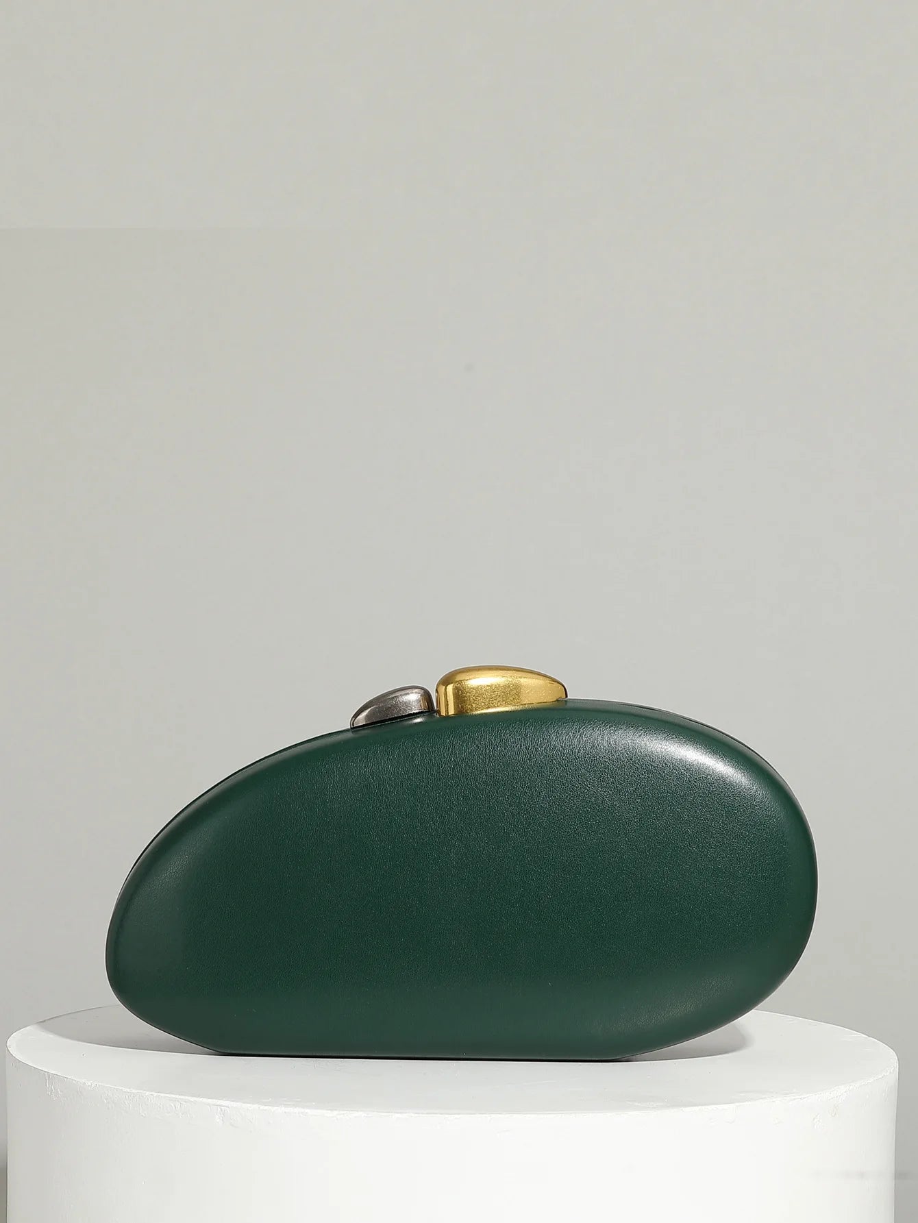 Shell lock chain bag in PU leather