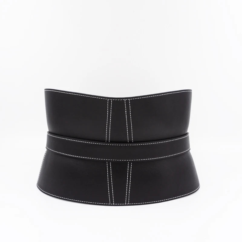 Wide waist belt in top-stitched leather with pin buckle in black