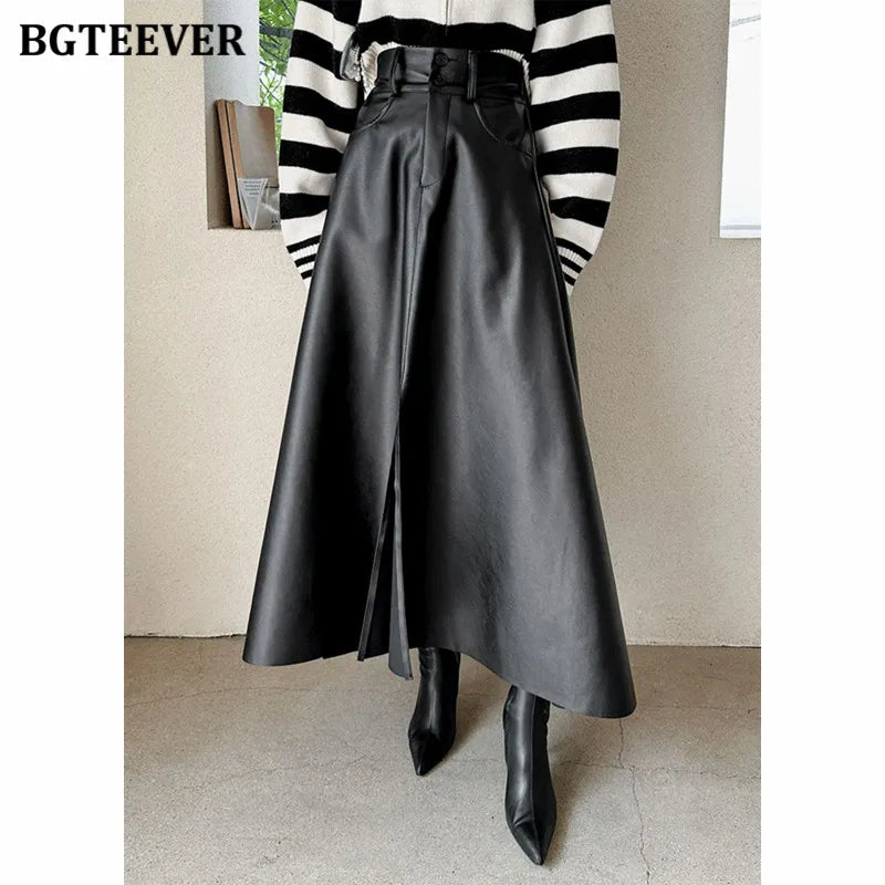 A-line split skirt in PU leather with high waist and loose fit