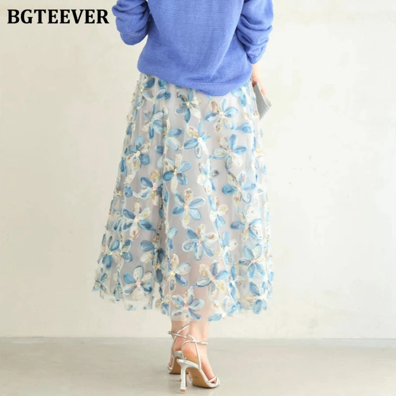 A-line mid-length floral embroidery skirt in loose fit