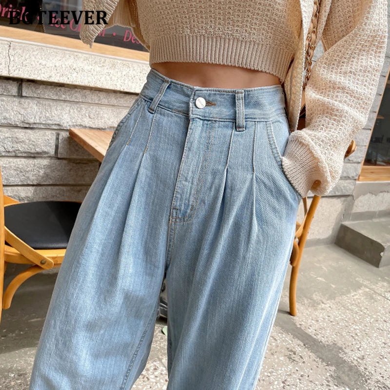 High waist wide-leg denim jeans with ruched pockets in loose fit