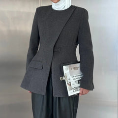 Gray tailored slim blazer with pockets and long sleeve